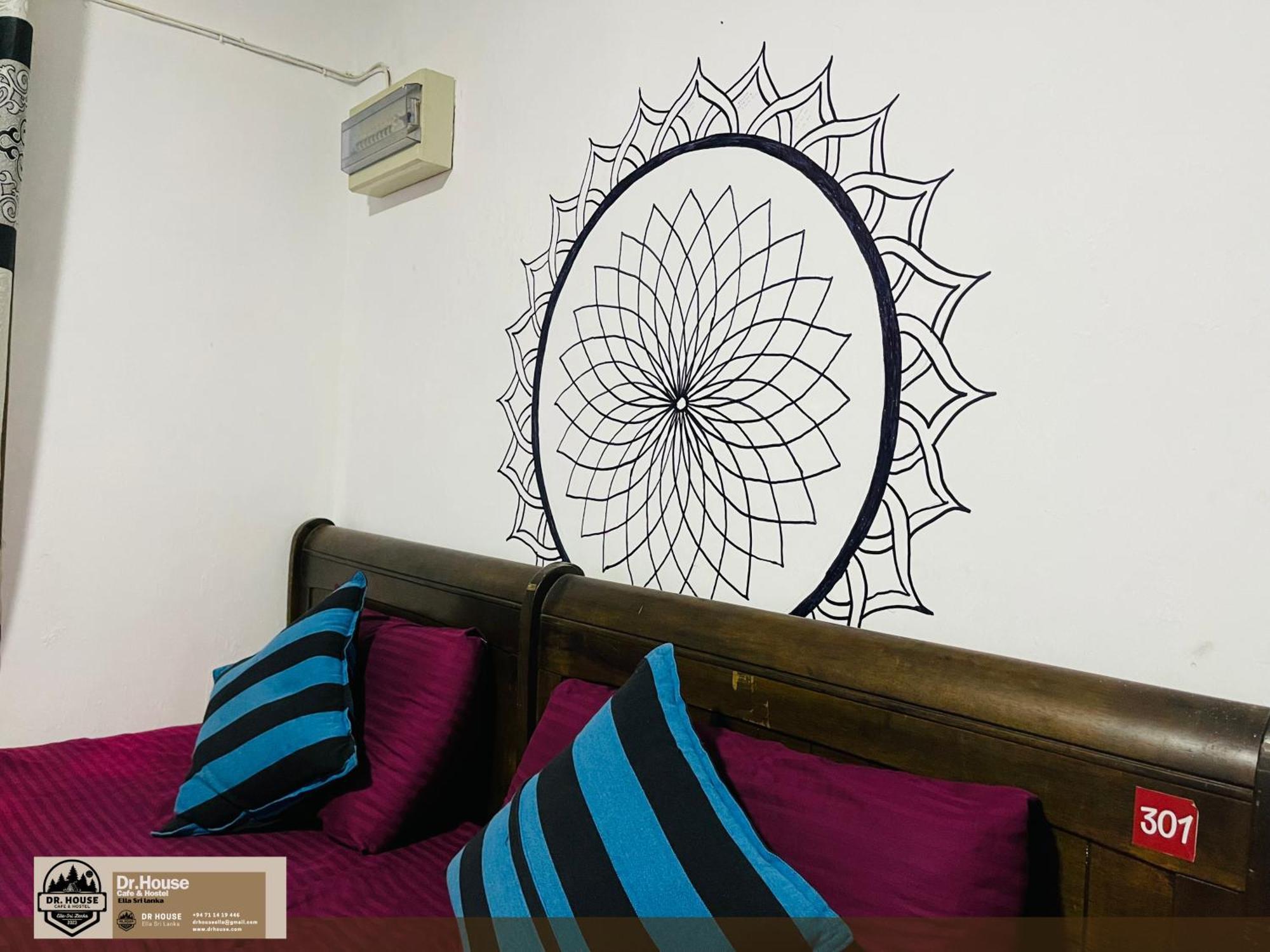 Dr House Ella - Hostel & Cafe Екстериор снимка