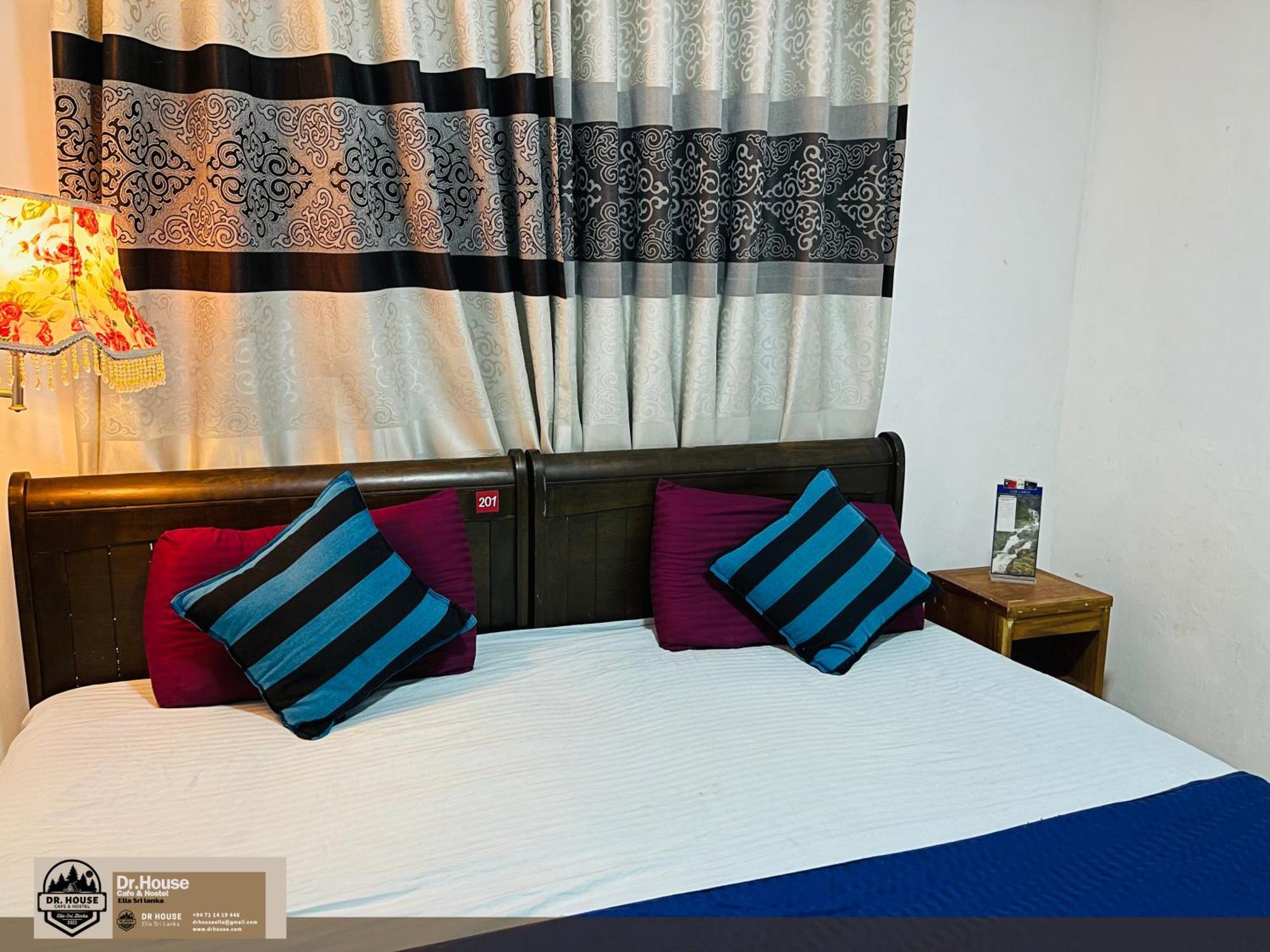 Dr House Ella - Hostel & Cafe Екстериор снимка